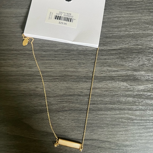Gorgeous BRAND NEW Mother of Pearl pendant necklace in yellow gold 💕 - Picture 2 of 3